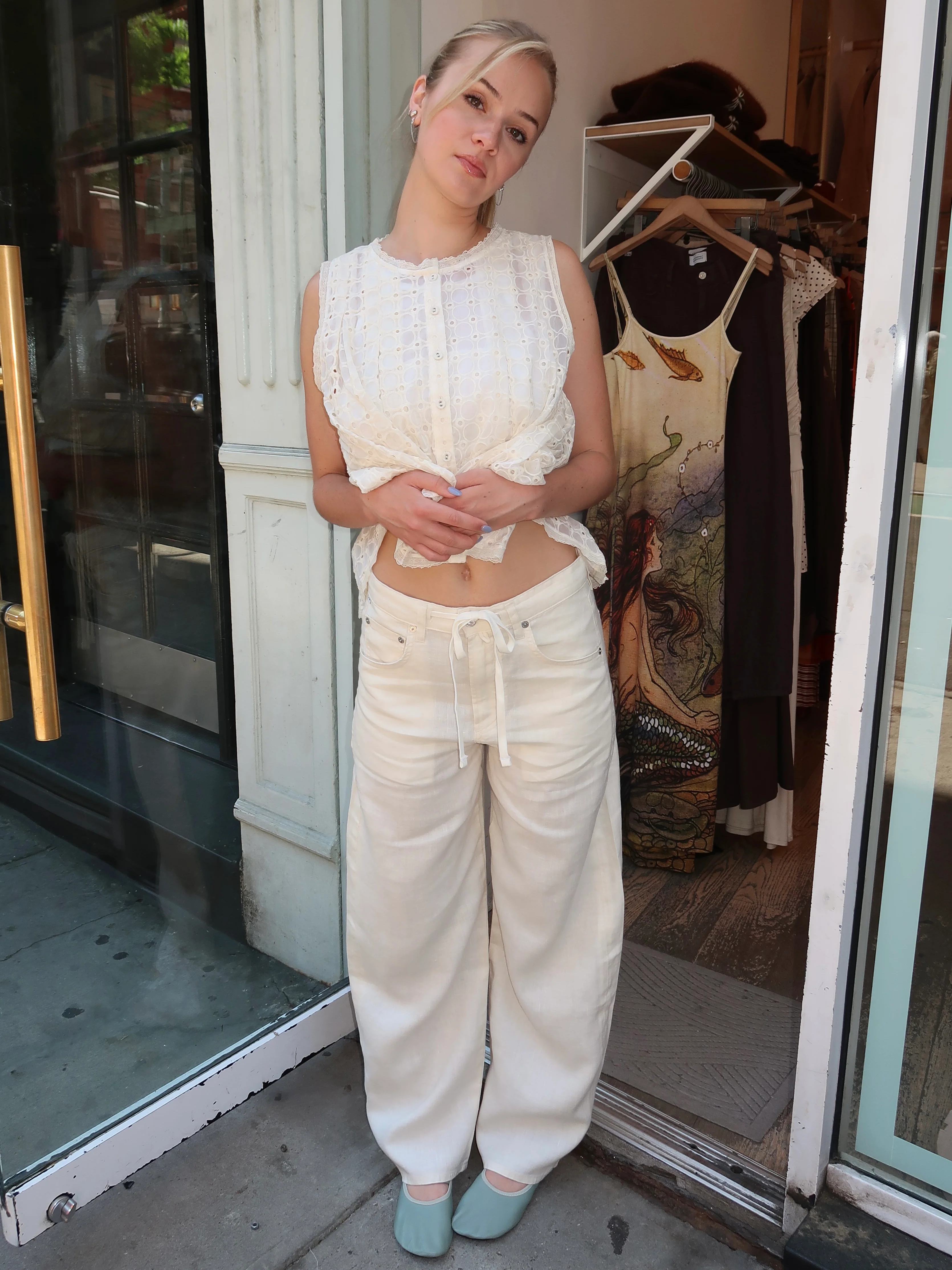 Brynn Drawstring Trouser in Linen Vanilla - Image 4