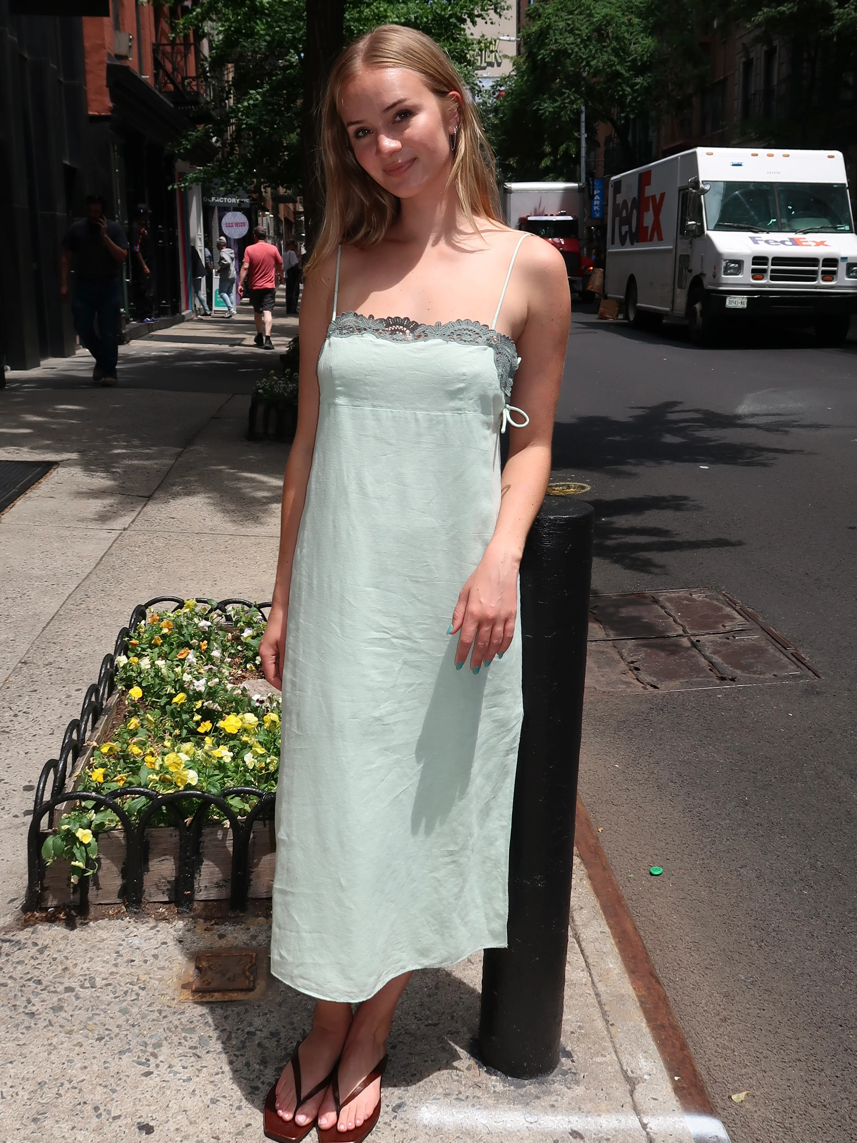 Darya Dress in Green - Image 2