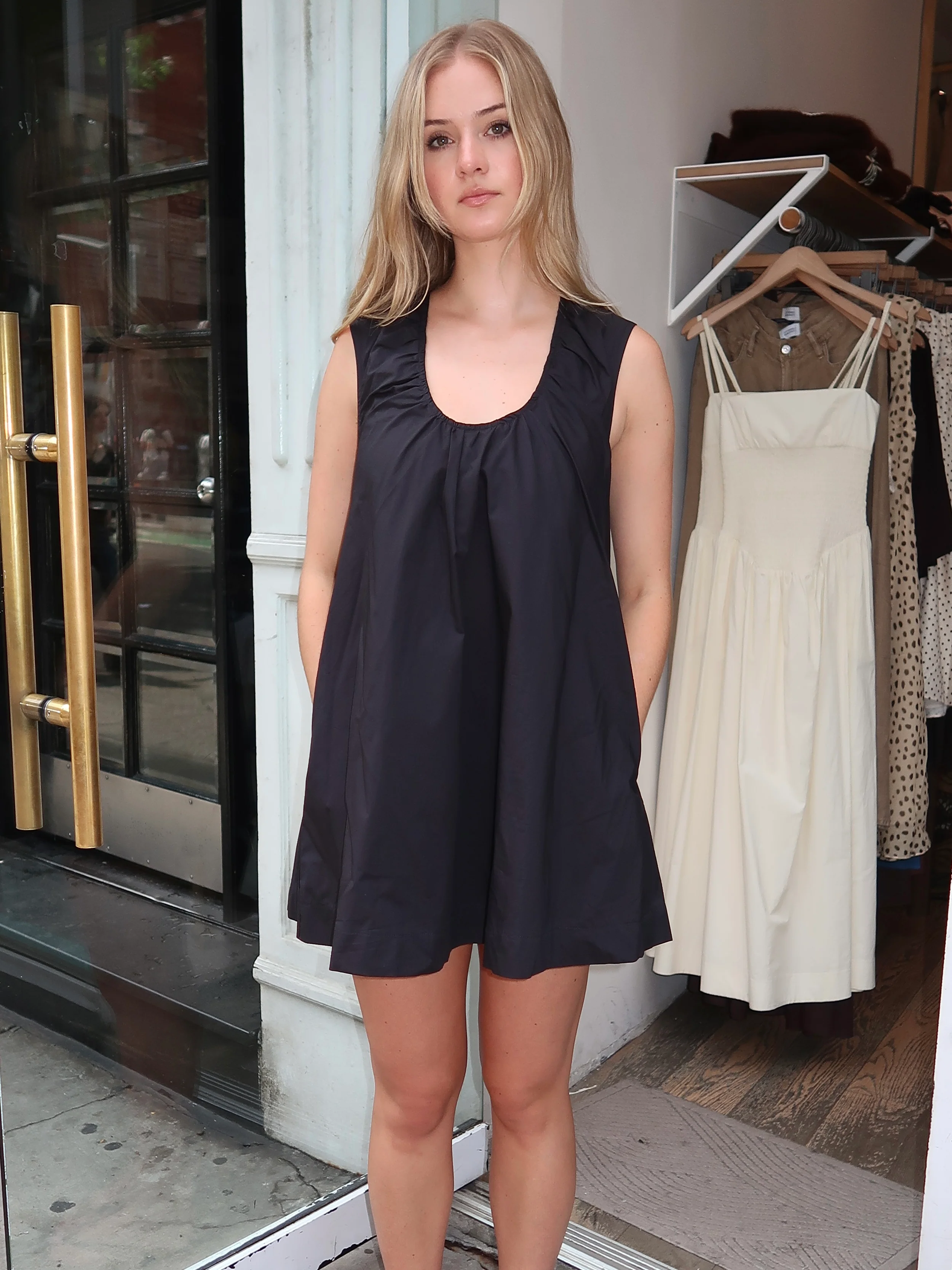 Gesa Shift Mini Dress in Black - Image 4