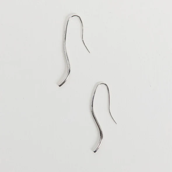 Lenora Earrings in Core / Silver