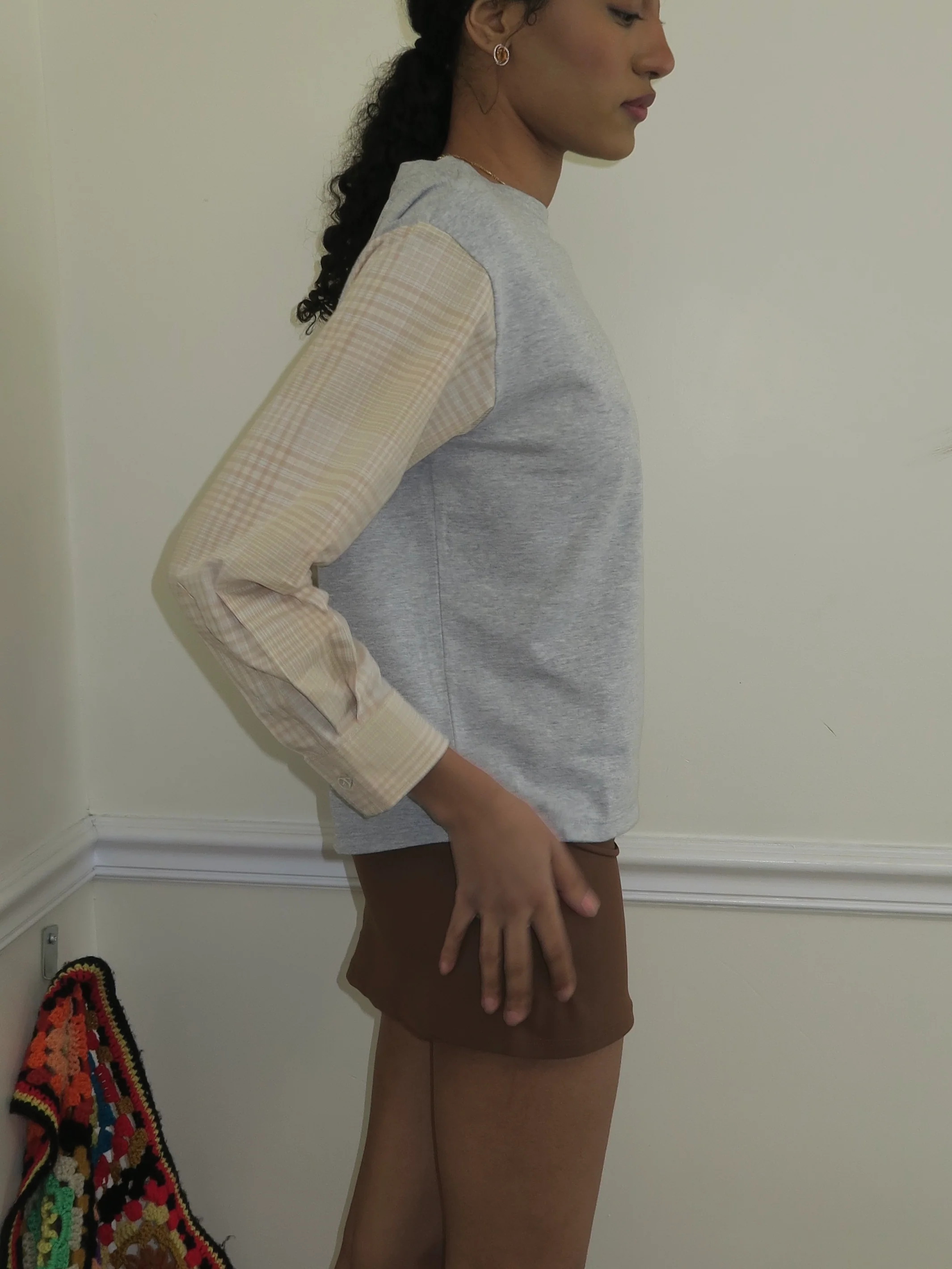 Riveria Long Sleeve T-Shirt in Grey Brown - Image 2