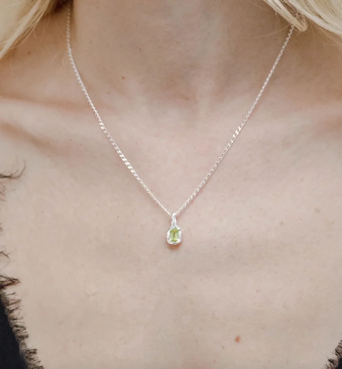 Uma Necklace in Peridot and Sterling Silver - Image 2